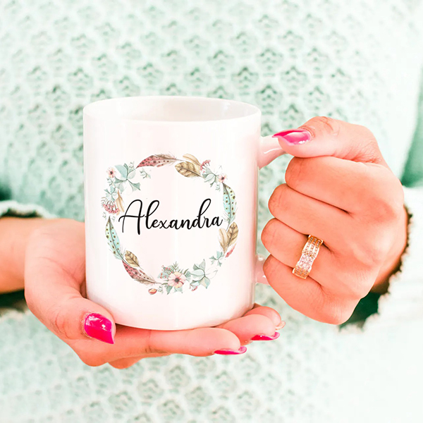 Cana personalizata cu nume si ornament